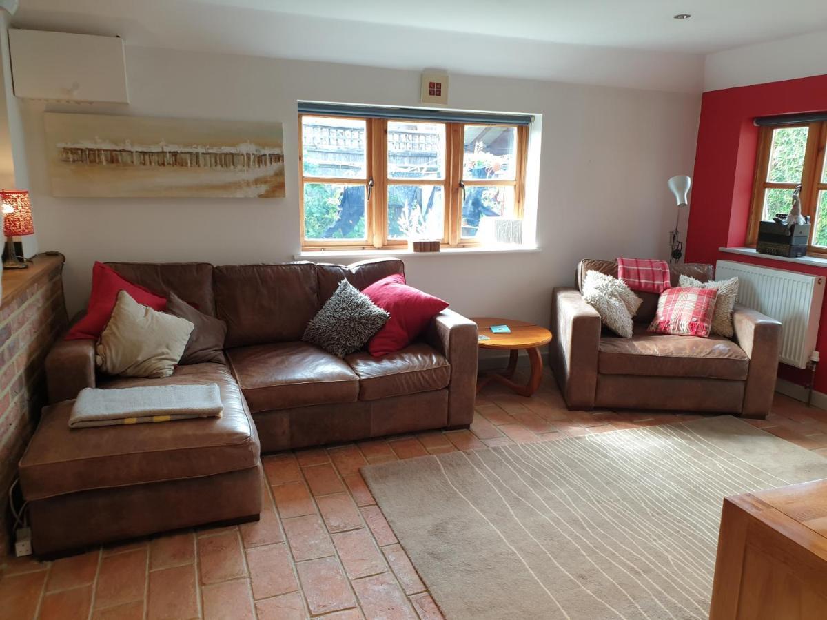 Delightful Cottage On The River Adur Close To Brighton & The Downs No Dogs Sorry Upper Beeding Exterior photo